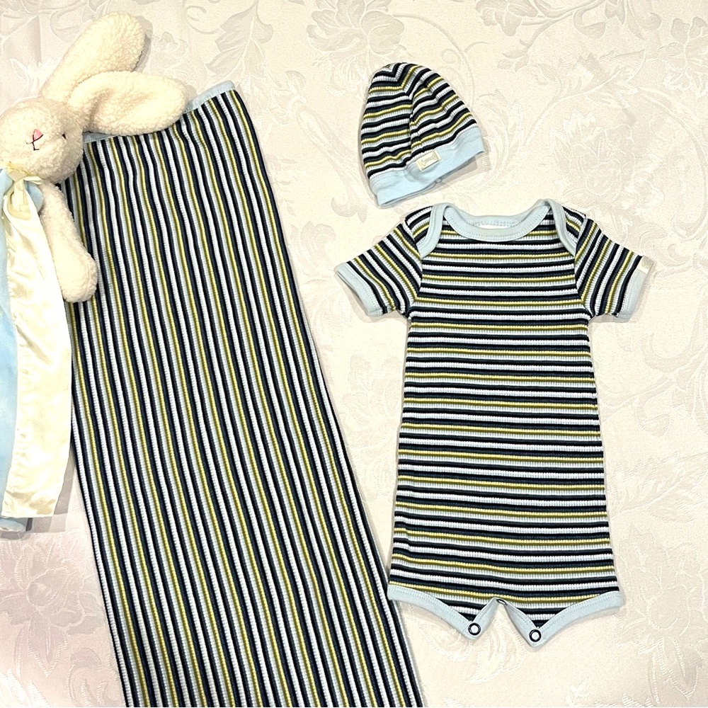 Coccoli Onesie/ Cap / Receiving Blanket 0-3 Months